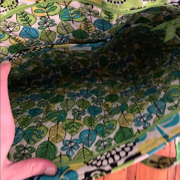 Vera Bradley Bag with Zipper - Picture 2 of 4